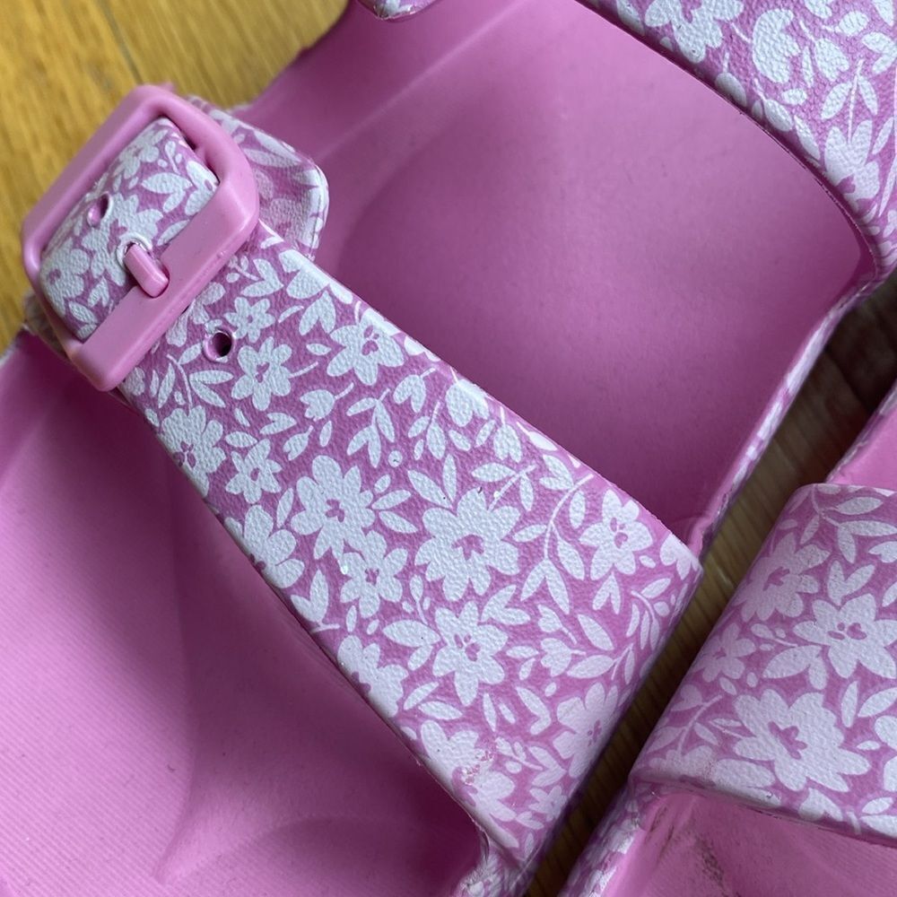 Pink and White Slides - Picture 3 of 3